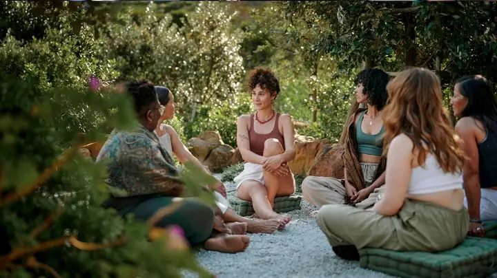 Méditation entre amis — cercle de femmes